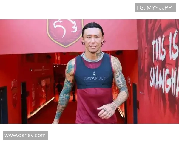 出场即巅峰的足球明星们如何在赛场上创造传奇与辉煌